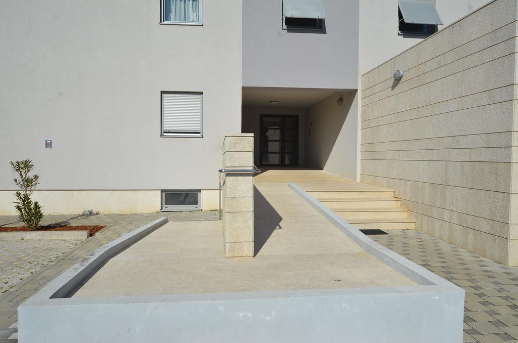 Apartment Dina 52 روفينج المظهر الخارجي الصورة