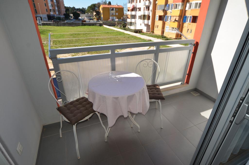 Apartment Dina 52 روفينج المظهر الخارجي الصورة