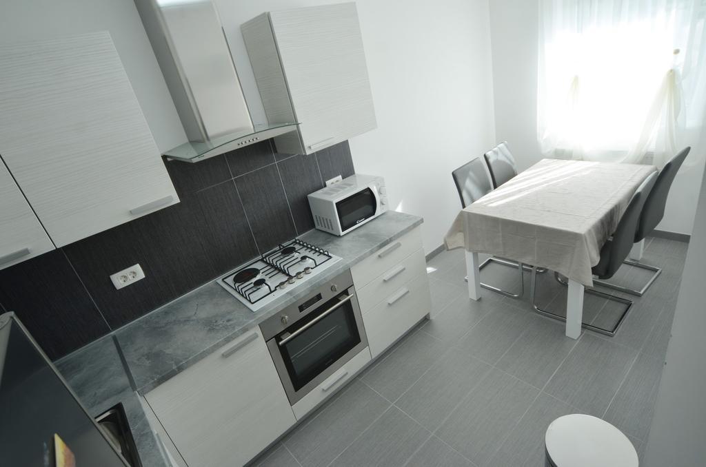Apartment Dina 52 روفينج المظهر الخارجي الصورة