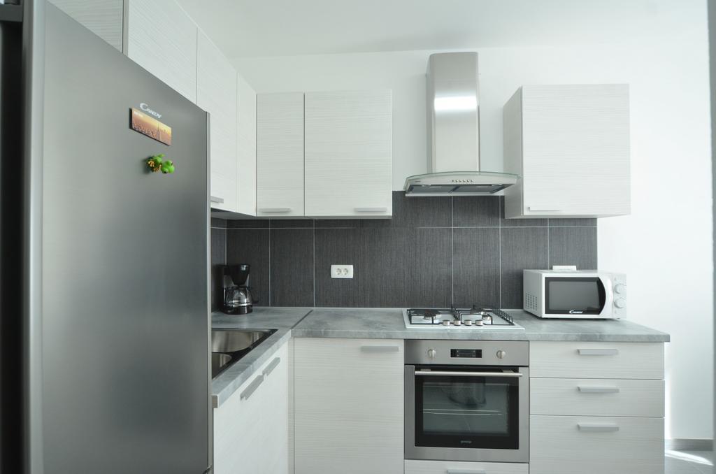 Apartment Dina 52 روفينج المظهر الخارجي الصورة