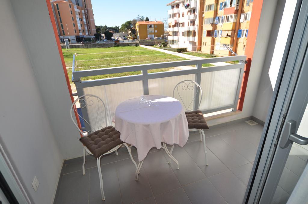 Apartment Dina 52 روفينج المظهر الخارجي الصورة