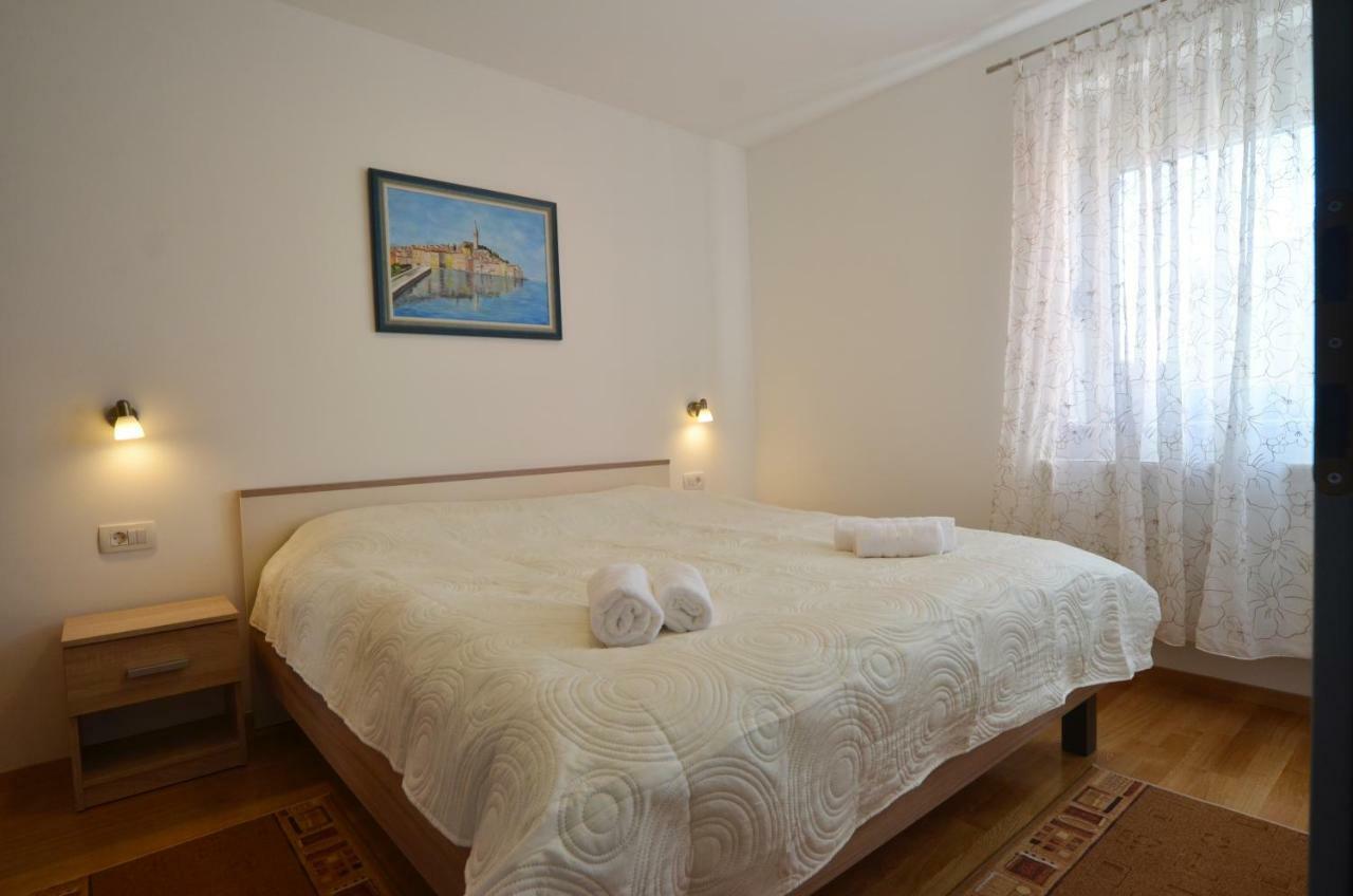 Apartment Dina 52 روفينج المظهر الخارجي الصورة